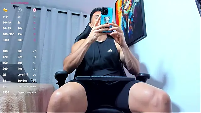 aronvillegas online show from October 31, 2025, 1:13 am