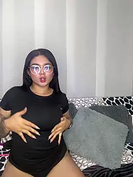 Snapshot of camianddanna chatting on January 19, 2025, 12:38 am camianddanna online show from January 19, 2025, 12:38 am