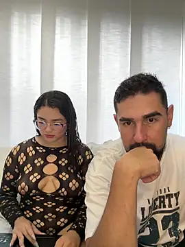 Snapshot of camianddanna chatting on January 30, 2025, 10:19 pm camianddanna online show from January 30, 2025, 10:19 pm