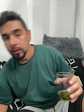 Snapshot of camianddanna chatting on March 1, 2025, 5:42 am camianddanna online show from March 1, 2025, 5:42 am