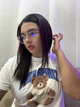 Snapshot of camianddanna chatting on November 7, 2025, 1:21 am camianddanna online show from November 7, 2025, 1:21 am