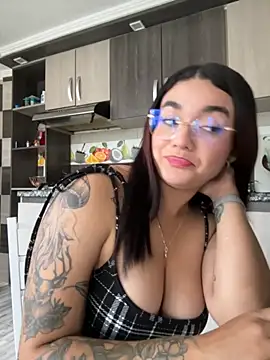 Snapshot of camianddanna chatting on October 20, 2025, 6:30 pm camianddanna online show from October 20, 2025, 6:30 pm