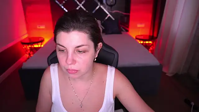 MirandaWong online show from October 18, 2025, 5:53 am