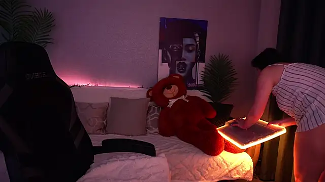 MirandaWong online show from April 2, 2026, 5:14 am