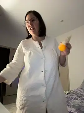 Snapshot of B_Bonya_m chatting on December 14, 2025, 4:29 am B Bonya m online show from December 14, 2025, 4:29 am