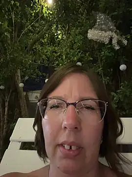 Snapshot of B_Bonya_m chatting on February 6, 2025, 12:37 pm B Bonya m online show from February 6, 2025, 12:37 pm
