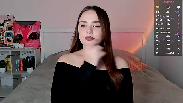 Snapshot of LittleKiitten chatting on October 4, 2025, 2:18 pm LittleKiitten online show from October 4, 2025, 2:18 pm