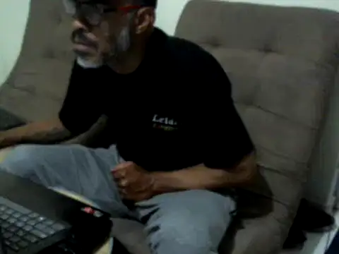 Snapshot of yourprivateproperty chatting on December 20, 2024, 3:36 am yourprivateproperty online show from December 20, 2024, 3:36 am