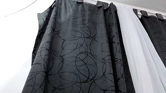 Snapshot of Kitten_Hot_ chatting on November 12, 2025, 1:21 am Kitten Hot online show from November 12, 2025, 1:21 am