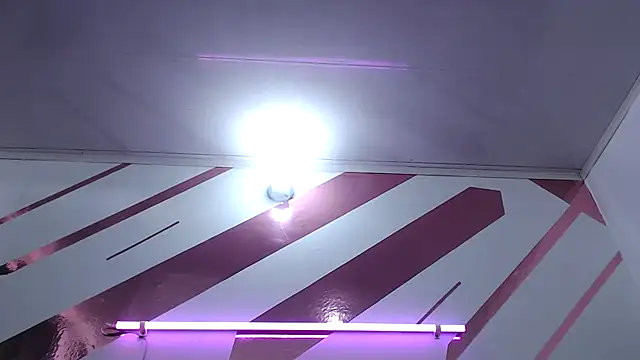 Snapshot of Kitten_Hot_ chatting on December 2, 2025, 6:20 pm Kitten Hot online show from December 2, 2025, 6:20 pm