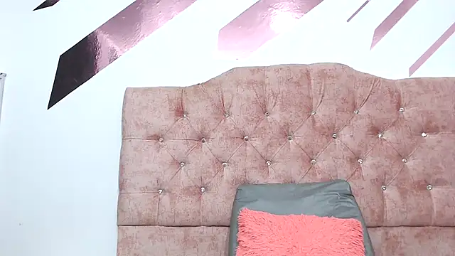 Snapshot of Kitten_Hot_ chatting on March 16, 2025, 1:59 am Kitten Hot online show from March 16, 2025, 1:59 am