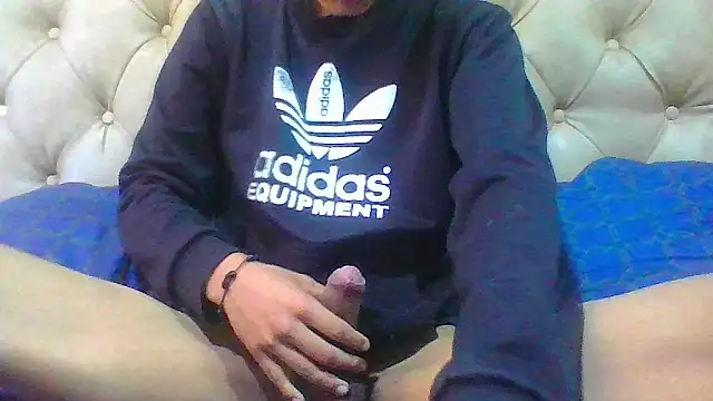 Snapshot of danuel23 chatting on September 27, 2025, 4:02 pm danuel23 online show from September 27, 2025, 4:02 pm