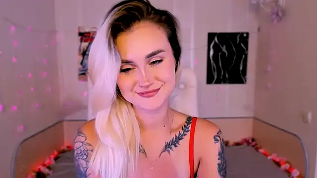 Snapshot of _Ravenaa chatting on October 11, 2025, 9:32 am Ravenaa online show from October 11, 2025, 9:32 am