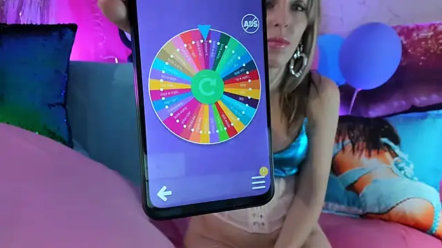 Snapshot of Evie_Hill chatting on February 8, 2026, 12:30 am Evie Hill online show from February 8, 2026, 12:30 am