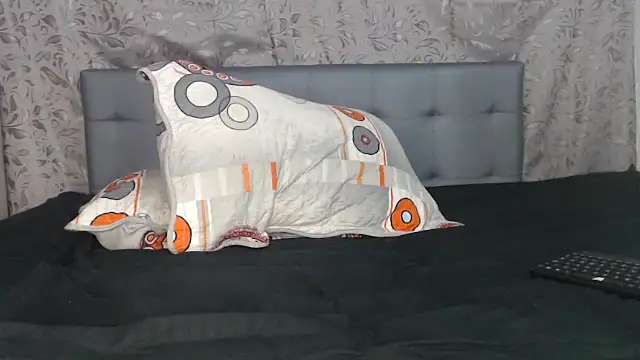 Snapshot of Soe_Lara chatting on May 6, 2026, 1:26 pm Soe Lara online show from May 6, 2026, 1:26 pm