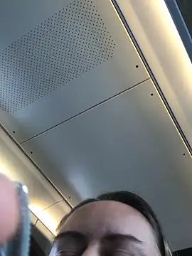 Meliss Official9 online show from February 18, 2026, 9:28 am