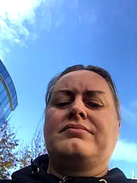 Meliss Official9 online show from October 26, 2025, 7:53 am