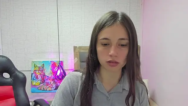 MAGNOLEROY online show from October 20, 2025, 1:33 pm