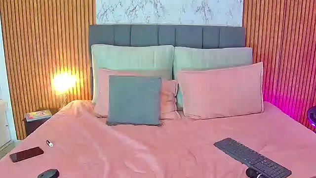 AkiraHomers online show from February 10, 2025, 2:37 pm