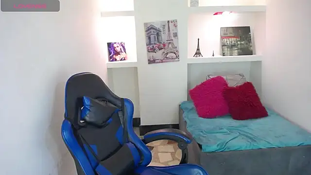 Catalehia Milk online show from November 8, 2025, 7:28 pm