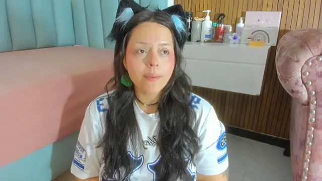 Snapshot of curvy_rousi chatting on February 28, 2026, 11:43 am curvy rousi online show from February 28, 2026, 11:43 am