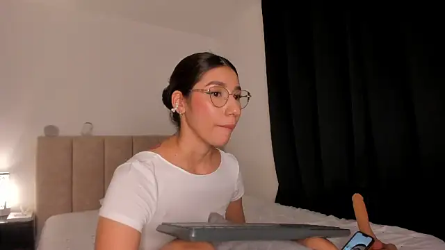 danna davis18 online show from February 7, 2025, 10:52 pm