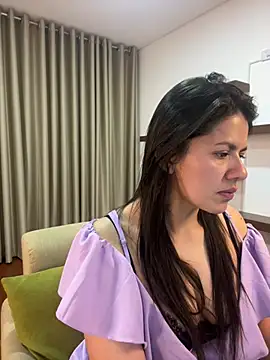 Snapshot of Alice_Biel chatting on March 2, 2025, 1:47 am Alice Biel online show from March 2, 2025, 1:47 am