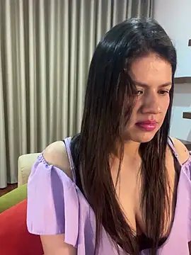 Snapshot of Alice_Biel chatting on February 18, 2025, 12:59 am Alice Biel online show from February 18, 2025, 12:59 am