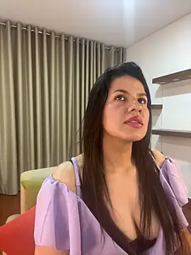 Snapshot of Alice_Biel chatting on February 9, 2025, 11:46 pm Alice Biel online show from February 9, 2025, 11:46 pm