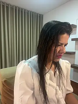 Snapshot of Alice_Biel chatting on March 12, 2025, 11:10 am Alice Biel online show from March 12, 2025, 11:10 am