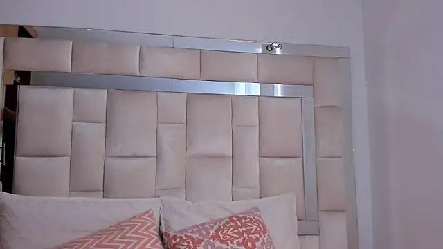 Snapshot of isabella_gomez11 chatting on December 17, 2025, 6:13 pm isabella gomez11 online show from December 17, 2025, 6:13 pm