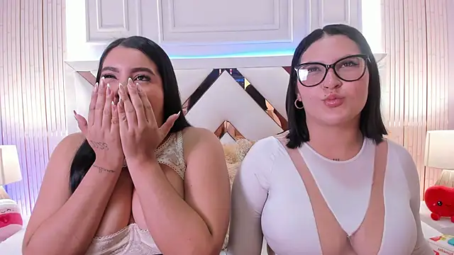 madeleine2112 online show from April 8, 2026, 4:03 am