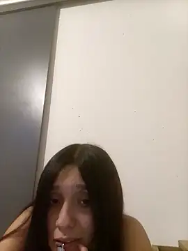 bbferlinaa online show from December 19, 2025, 5:21 am