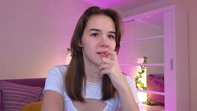 Snapshot of LindaRobertz chatting on February 5, 2025, 12:49 pm LindaRobertz online show from February 5, 2025, 12:49 pm