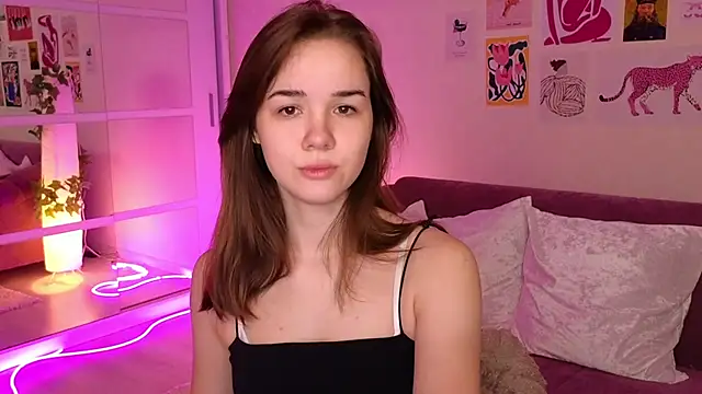 Snapshot of LindaRobertz chatting on March 2, 2025, 6:05 am LindaRobertz online show from March 2, 2025, 6:05 am