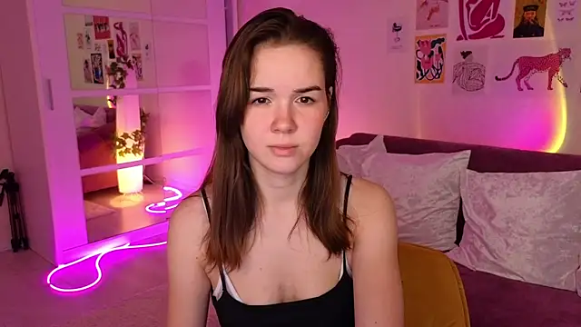 Snapshot of LindaRobertz chatting on February 28, 2025, 9:15 am LindaRobertz online show from February 28, 2025, 9:15 am