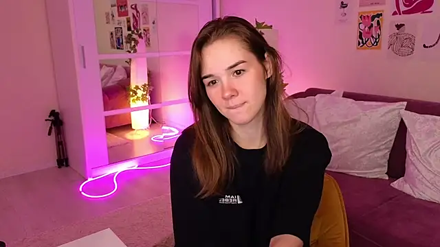 Snapshot of LindaRobertz chatting on March 3, 2025, 9:24 am LindaRobertz online show from March 3, 2025, 9:24 am