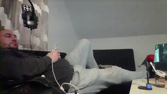 NewyorkDimi online show from December 1, 2025, 1:06 am