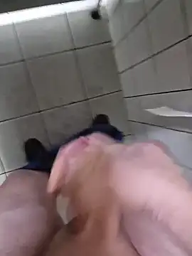 Snapshot of Warumnicht1980 chatting on November 15, 2025, 1:20 am Warumnicht1980 online show from November 15, 2025, 1:20 am