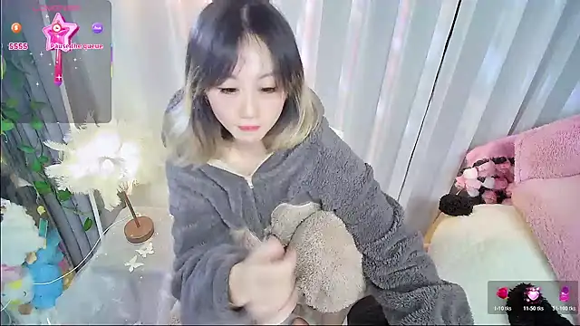 Xiaoyu-G online show from December 18, 2025, 1:26 pm