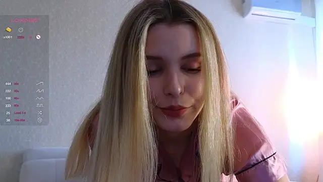 Snapshot of elsa_limerence chatting on January 22, 2025, 9:57 am elsa limerence online show from January 22, 2025, 9:57 am