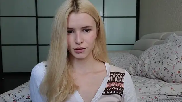 Snapshot of elsa_limerence chatting on October 3, 2025, 10:50 am elsa limerence online show from October 3, 2025, 10:50 am