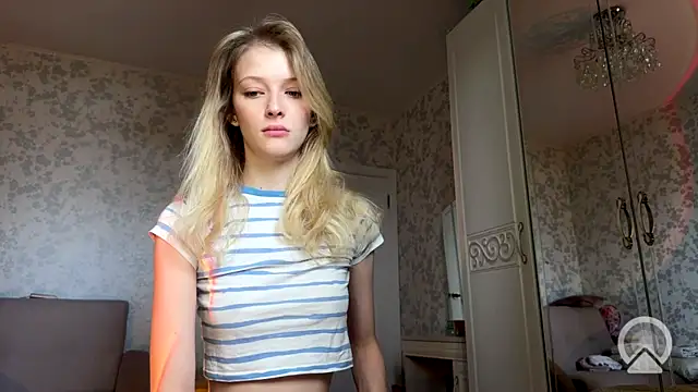 Snapshot of Evvie_Summn1 chatting on September 12, 2025, 5:07 am Evvie Summn1 online show from September 12, 2025, 5:07 am