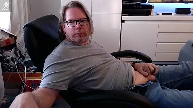 Snapshot of VSteph chatting on September 16, 2025, 4:52 pm VSteph online show from September 16, 2025, 4:52 pm