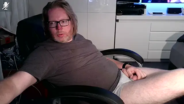 Snapshot of VSteph chatting on September 10, 2025, 7:13 pm VSteph online show from September 10, 2025, 7:13 pm
