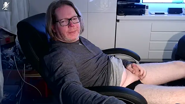 Snapshot of VSteph chatting on October 6, 2025, 7:03 pm VSteph online show from October 6, 2025, 7:03 pm