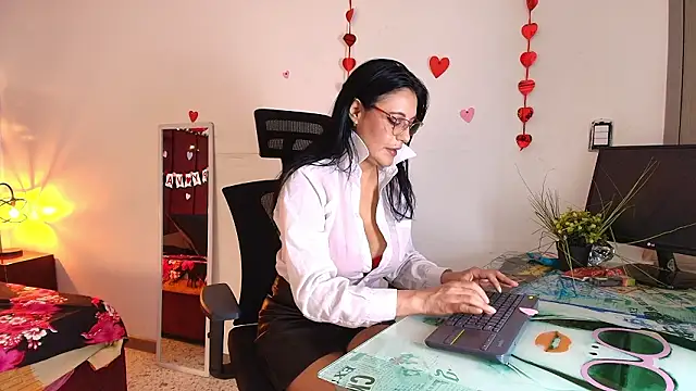 Snapshot of Zuzana21 chatting on February 14, 2026, 1:00 pm Zuzana21 online show from February 14, 2026, 1:00 pm