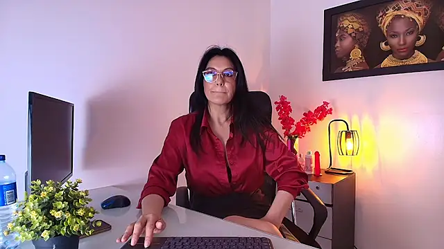 Snapshot of Zuzana21 chatting on October 18, 2025, 1:02 pm Zuzana21 online show from October 18, 2025, 1:02 pm