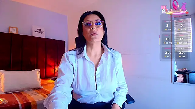 Snapshot of Zuzana21 chatting on September 17, 2025, 12:51 pm Zuzana21 online show from September 17, 2025, 12:51 pm