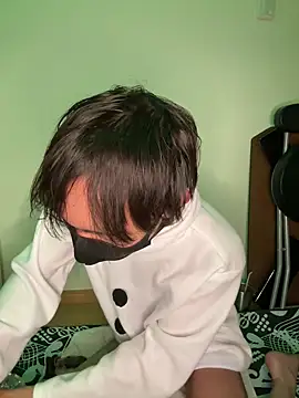 Snapshot of UKI06 chatting on December 21, 2024, 2:15 pm UKI06 online show from December 21, 2024, 2:15 pm